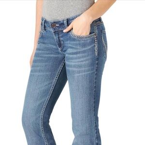 Wrangler Women's Boot Cut Jeans Sadie Low Rise in mid-blue 7x30